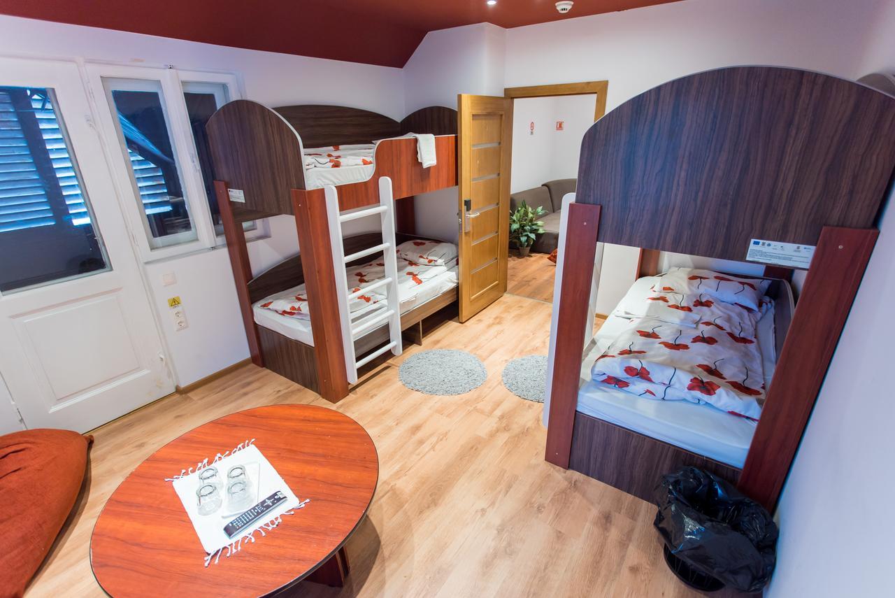 Green Hostel Sfântu-Gheorghe Eksteriør billede